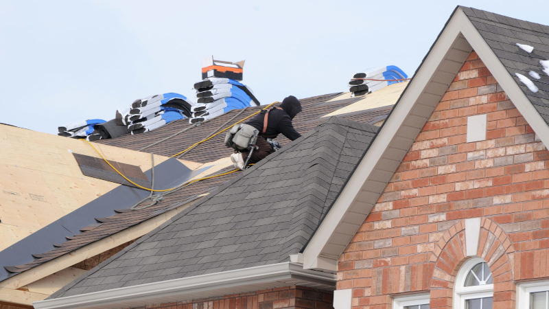 Roofer in Greensboro, North Carolina